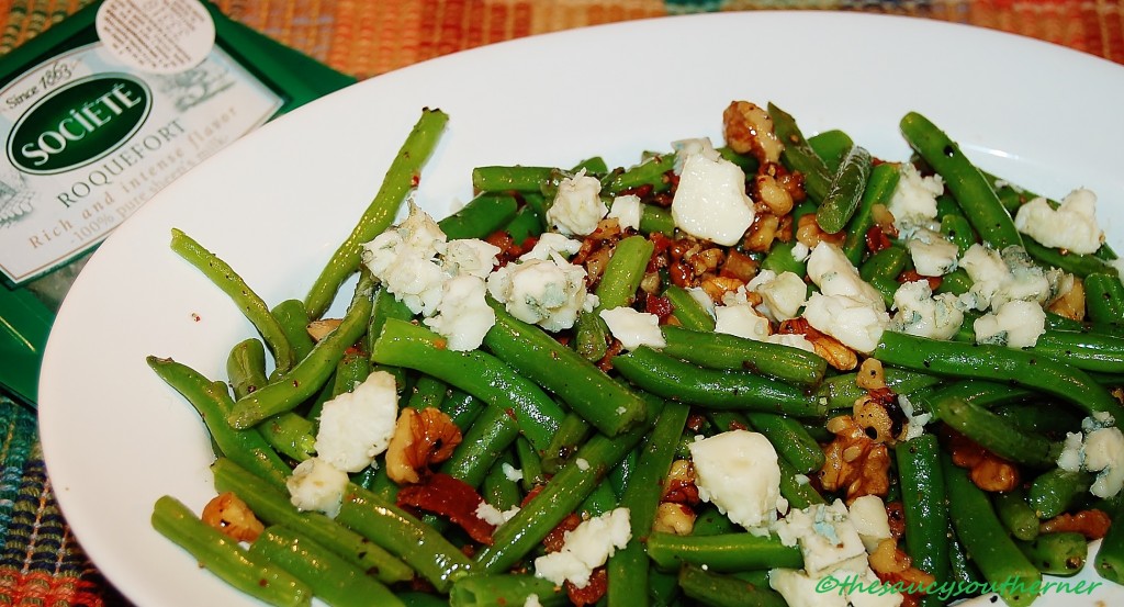 Roquefort and Walnut Green Beans recipe, green beans with walnuts recipe, green beans with Roquefort recipe, Green beans with blue cheese recipe, green beans with blue cheese and walnuts recipe
