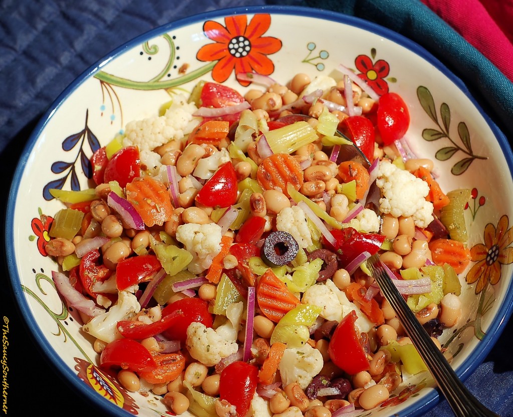 Black-Eyed Pea Salad recipe, Meatless Monday, Cauliflower, Carrots, Tomatoes, Red Onion