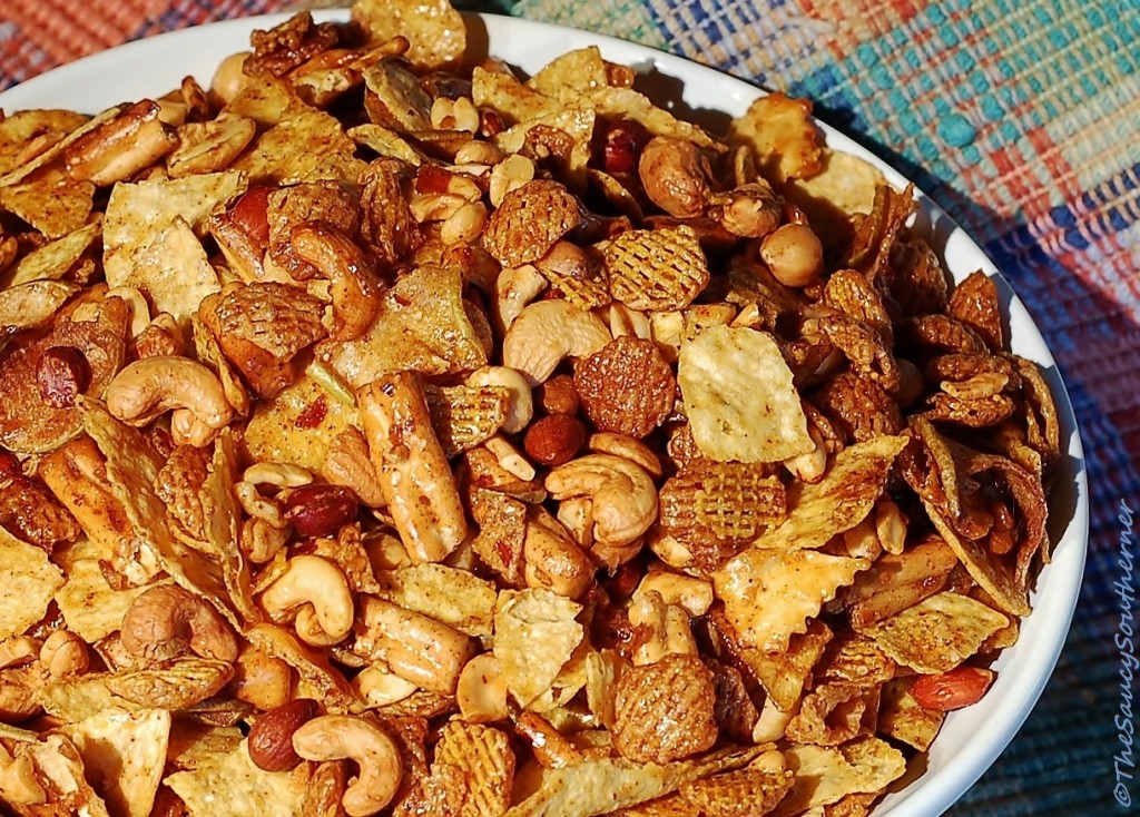 Cinnamon and Spice Snack Mix recipe, Tijuana Tidbits, cayenne pepper, chili powder, brown sugar, sweet and spicy cereal snack mix